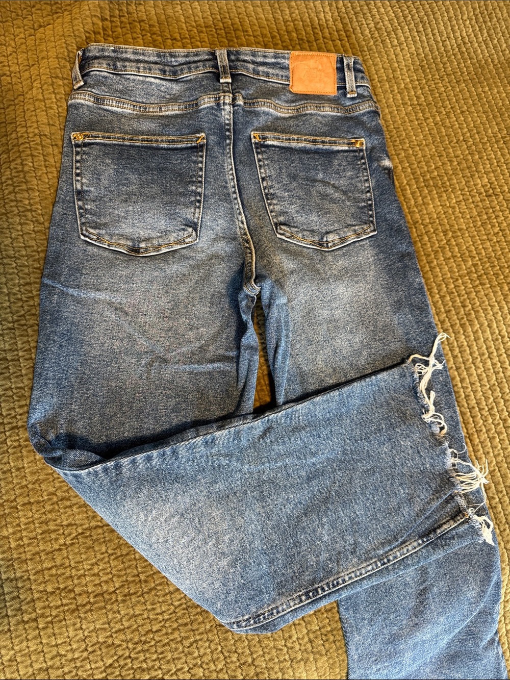 Zara Women Blue Ankle Crop Denim Jeans
